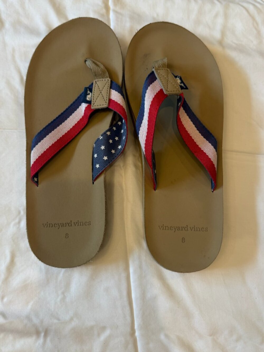 Vineyard Vines Mens size 8 Patriotic Heavy Tan Flip Flops